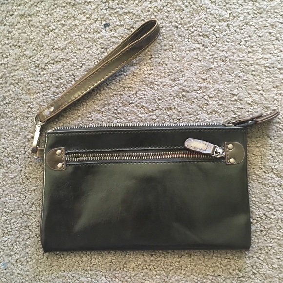 Shiraleah Black Vegan Leather Wristlet - Picture 1 of 8